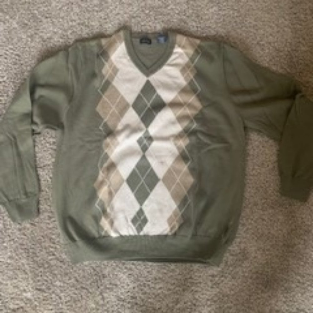 XL Olive and Tan Izod V-Neck Sweater
